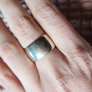 Meg Girard Wide band size 7